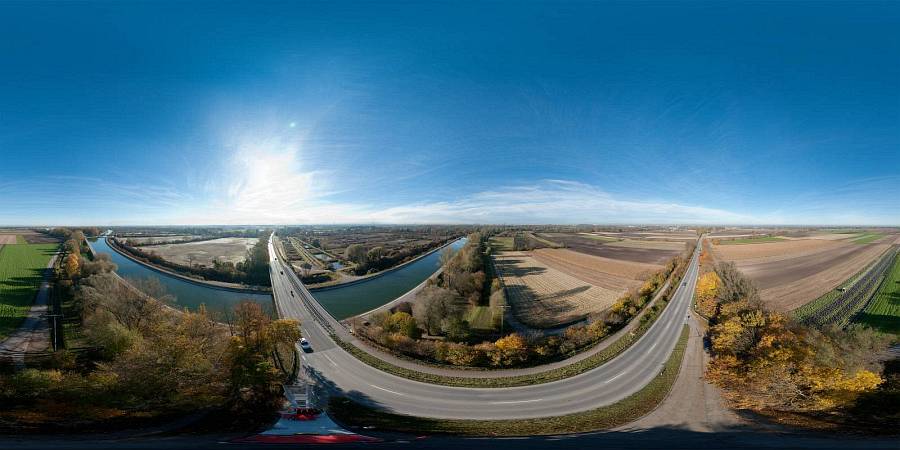 360° Panoramafoto aus 36 mtr Höhe.In Zusammenarbeit mit dem Licht und Kunstverein Ismaning aund der FFW - Freiwillige Feuerwehr Ismaning - konnten einmalige Zeitdokumente entstehen. Rundumansichten in hochauflösender Qualität. Panoramas mit 360 bis über 500 MegaPixel.